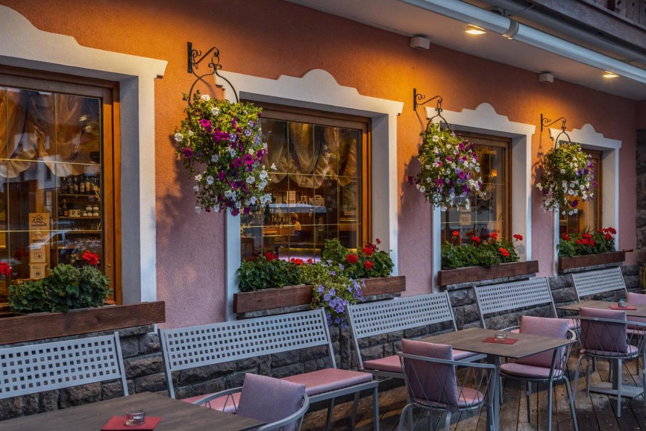 Hotel La Serenella Moena Eksteriør bilde